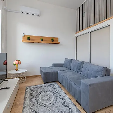 New Town Loft With Air Conditioning By Polo *
